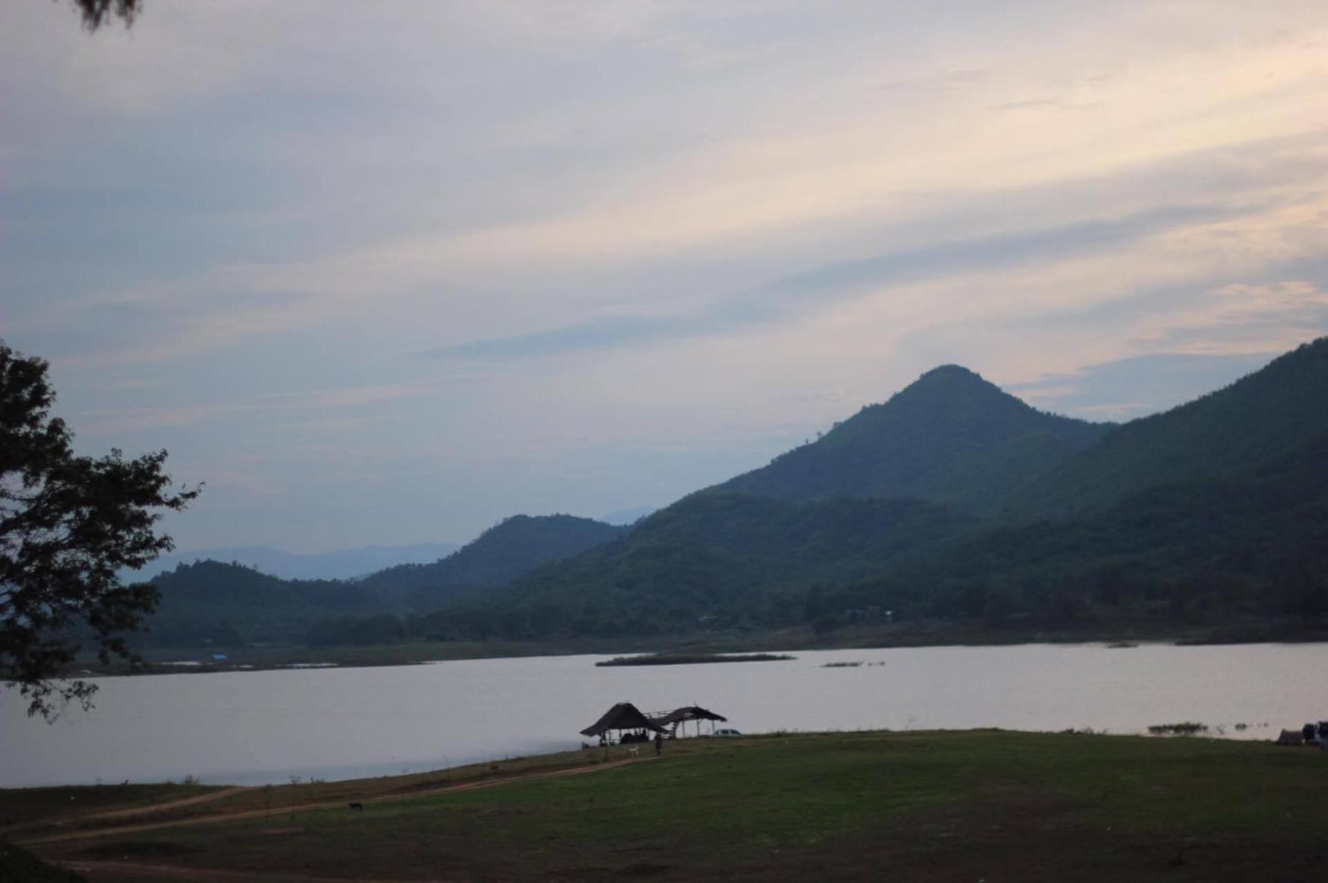 T And P Lake View Villa Kaeng Krachan Exterior photo